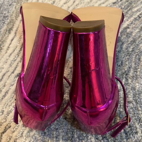 MADDEN GIRL Beella Metallic Patent Block Sandals - Picture 4 of 5